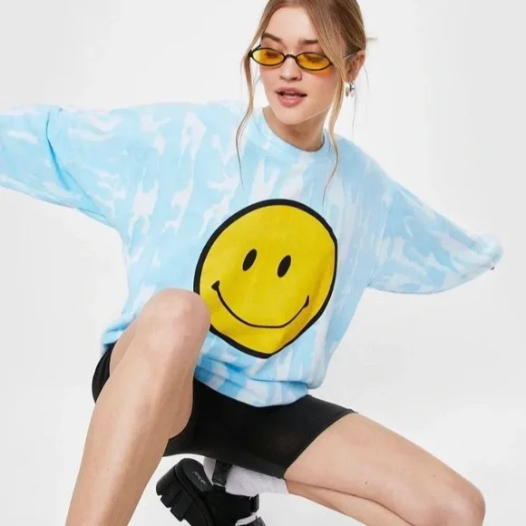 Blue and white Tie Dye smiley face shirt🙂NastyGal Collection - Picture 3 of 6